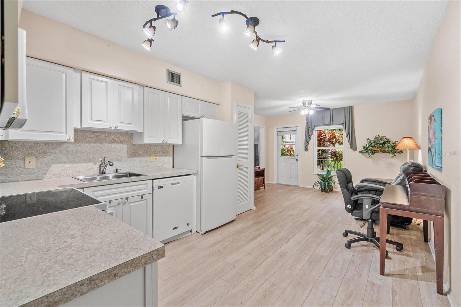 Image 6 of 77 For 2253 Norwegian Drive 17