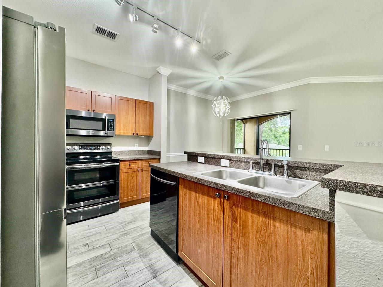 Image 9 of 48 For 2188 Chianti Place 1028