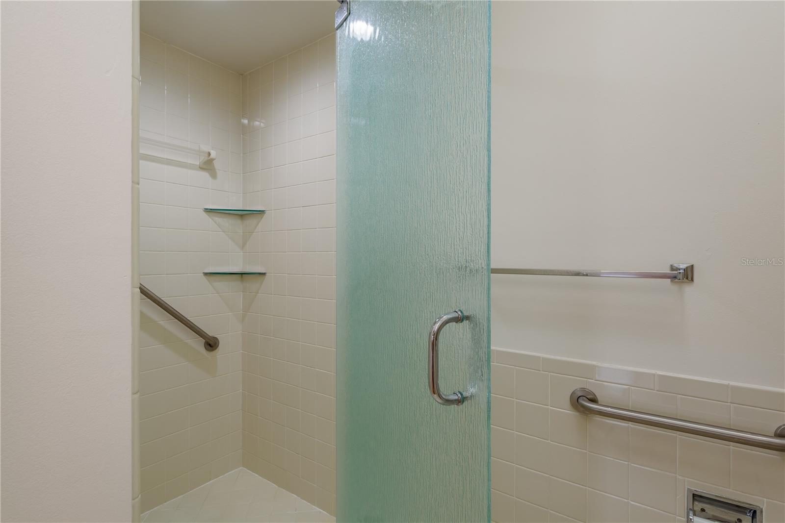 Image 17 of 33 For 4140 Castlewood Drive