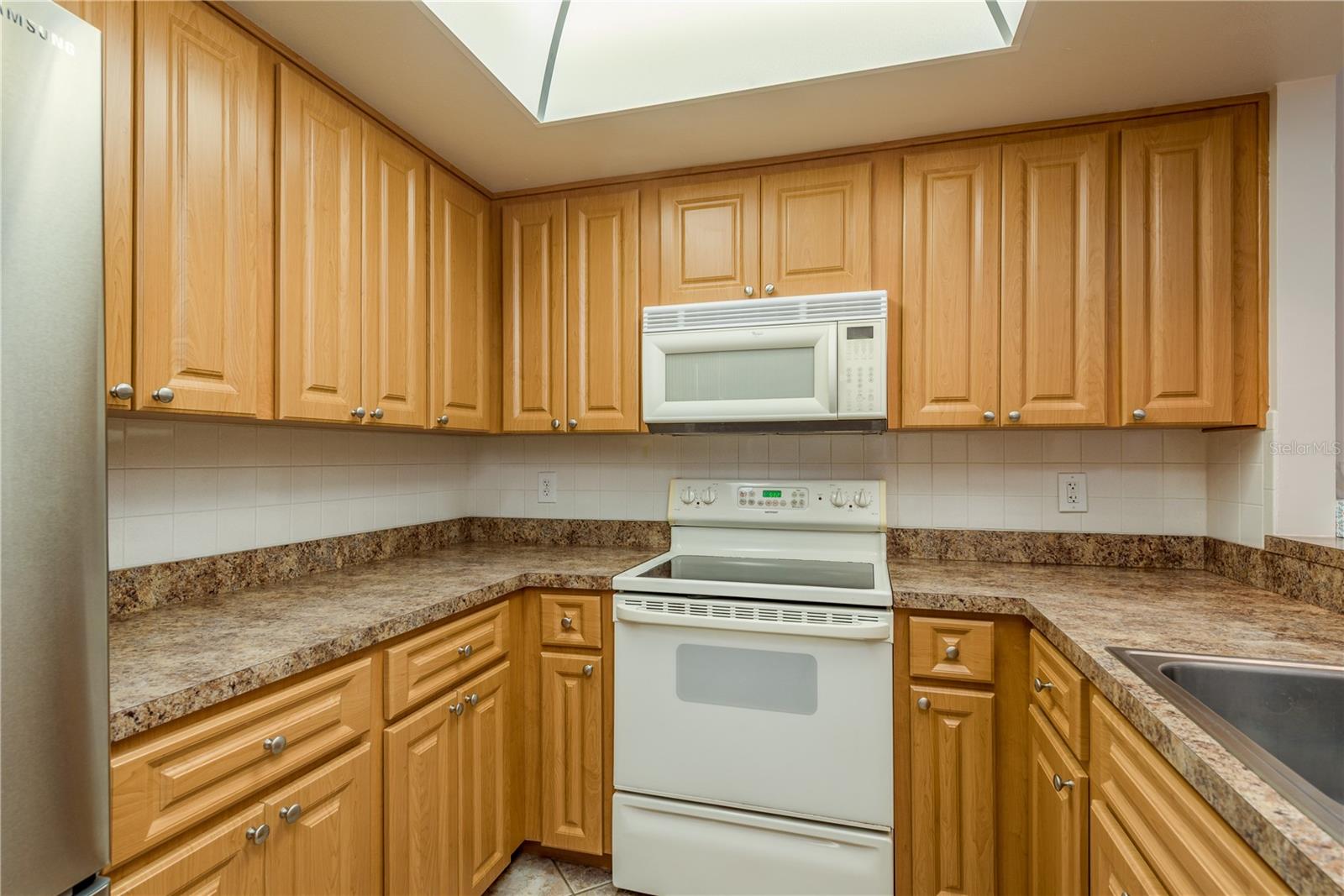 Image 5 of 33 For 4140 Castlewood Drive