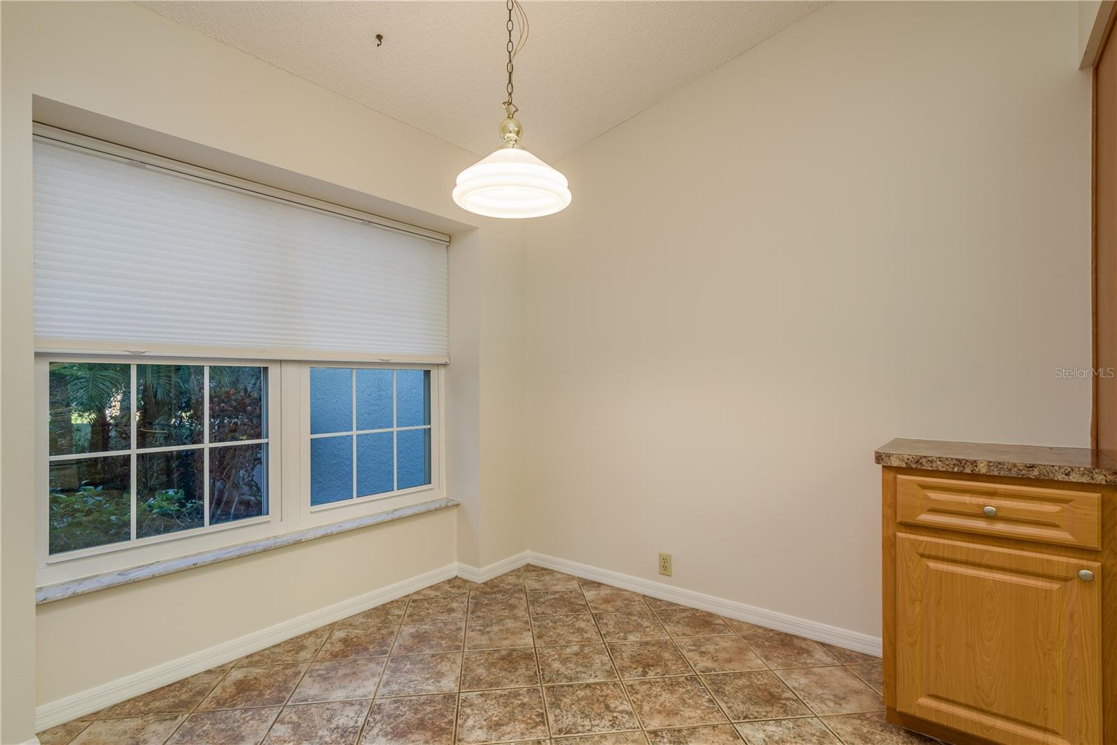 Image 7 of 33 For 4140 Castlewood Drive