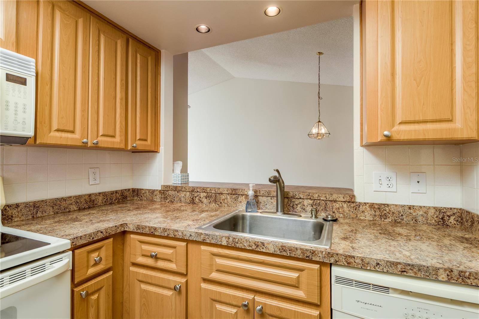 Image 8 of 33 For 4140 Castlewood Drive