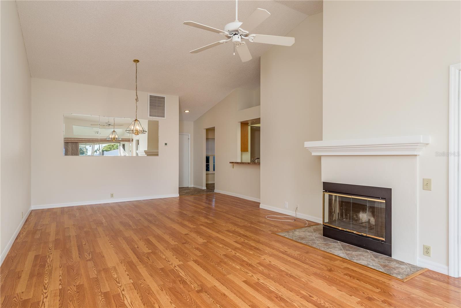 Image 9 of 33 For 4140 Castlewood Drive