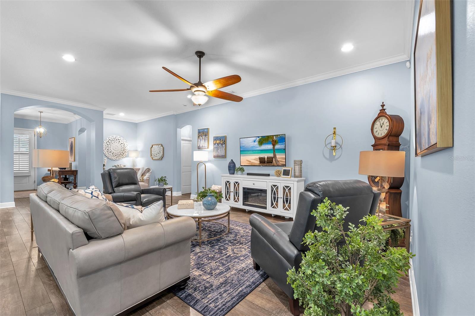 Image 15 of 43 For 6013 Shell Ridge Dr