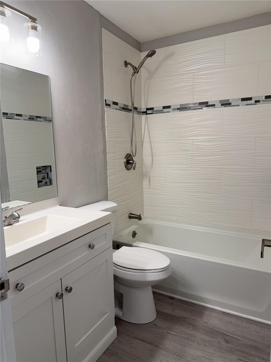 Image 14 of 27 For 6519 Newberry Road 103