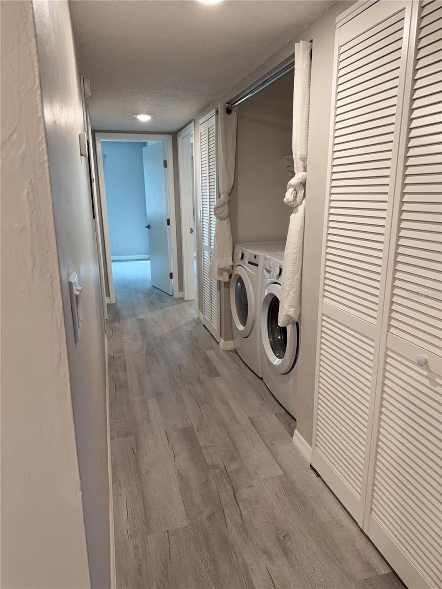 Image 21 of 27 For 6519 Newberry Road 103