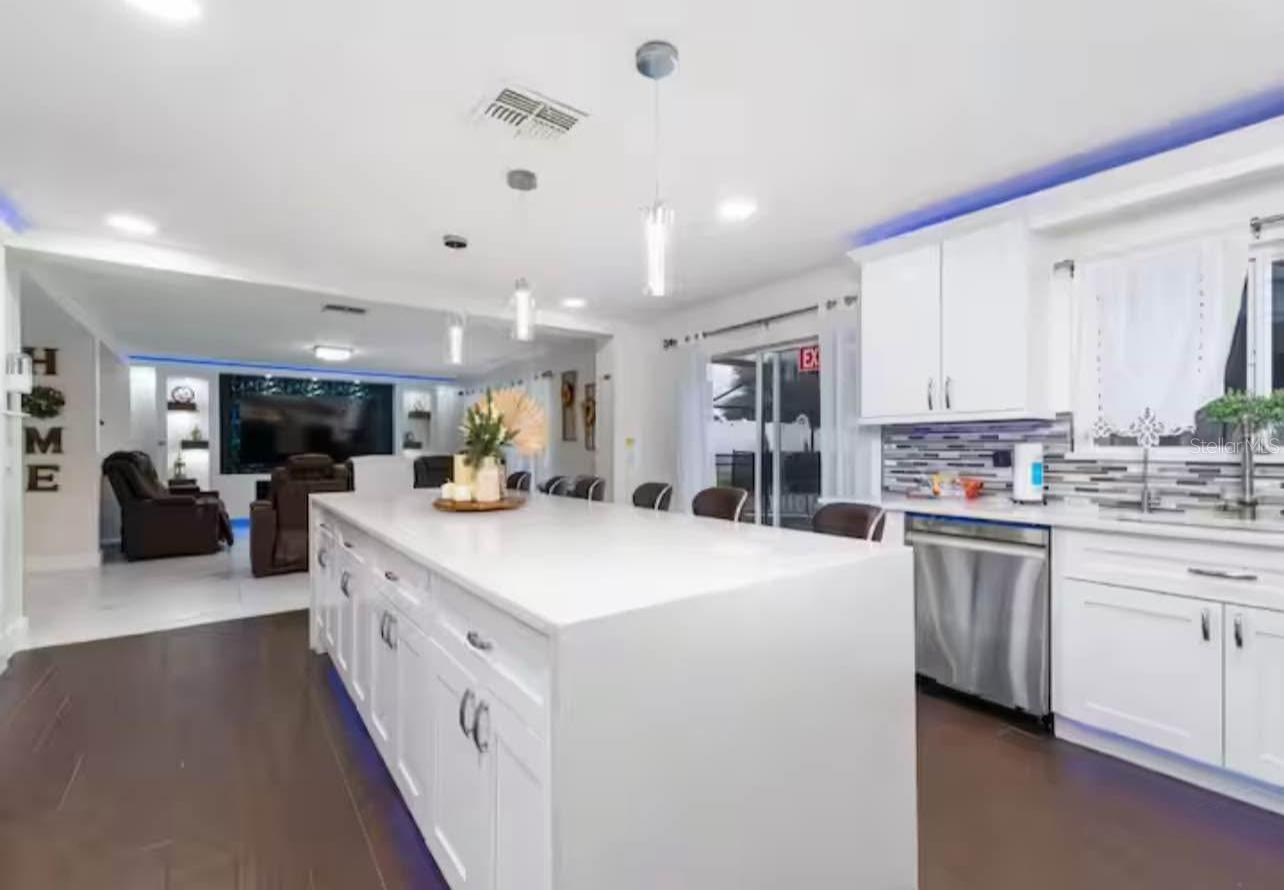 Image 11 of 45 For 502 Canna Drive