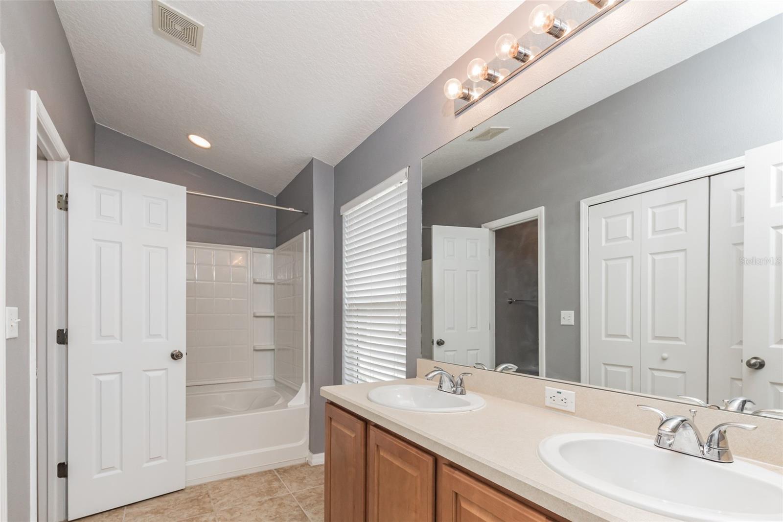 Image 16 of 24 For 6723 Breezy Palm Drive