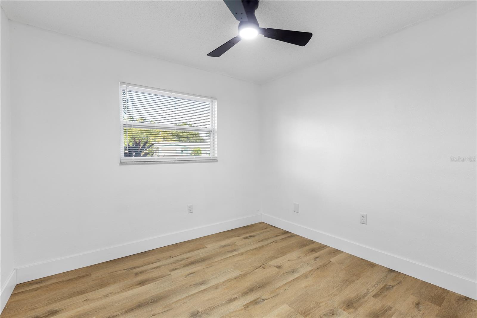 Image 8 of 51 For 1729 St Croix Drive