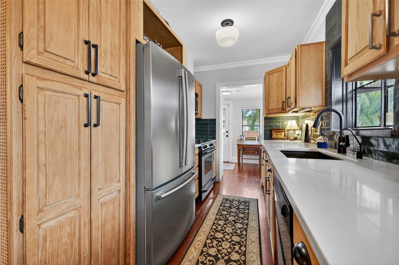 Image 25 of 51 For 1146 17th Avenue N