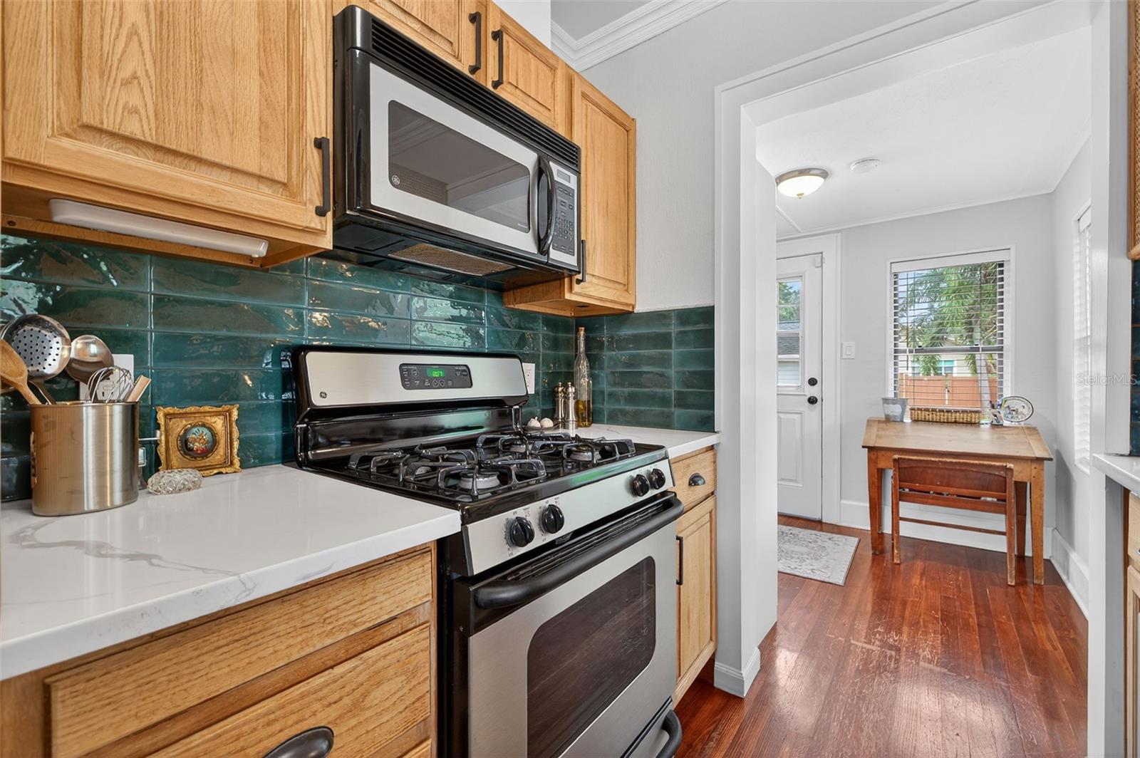Image 27 of 51 For 1146 17th Avenue N