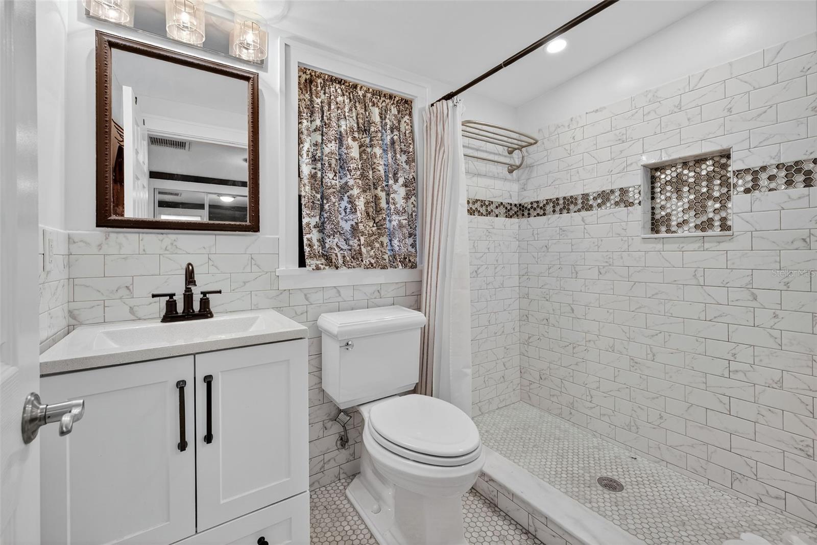 Image 37 of 51 For 1146 17th Avenue N