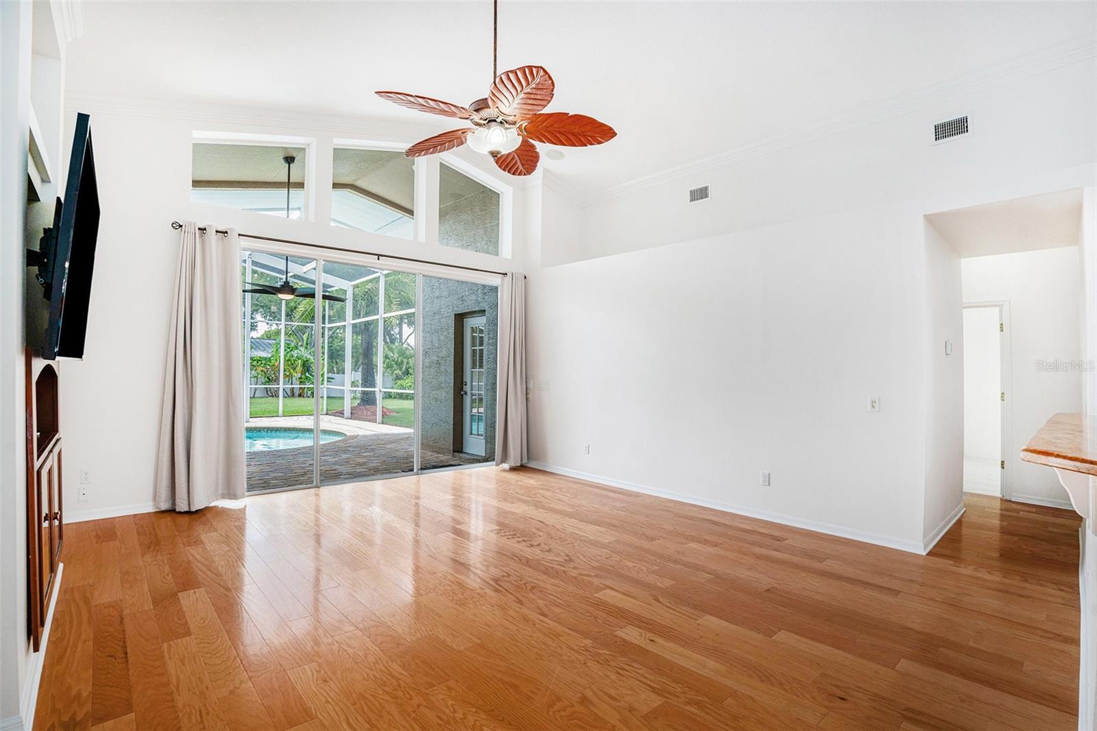 Image 10 of 26 For 15008 Arbor Hollow Drive