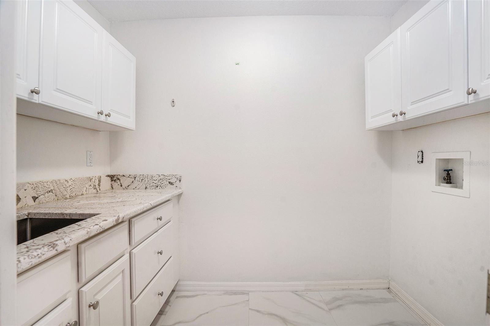Image 12 of 26 For 15008 Arbor Hollow Drive
