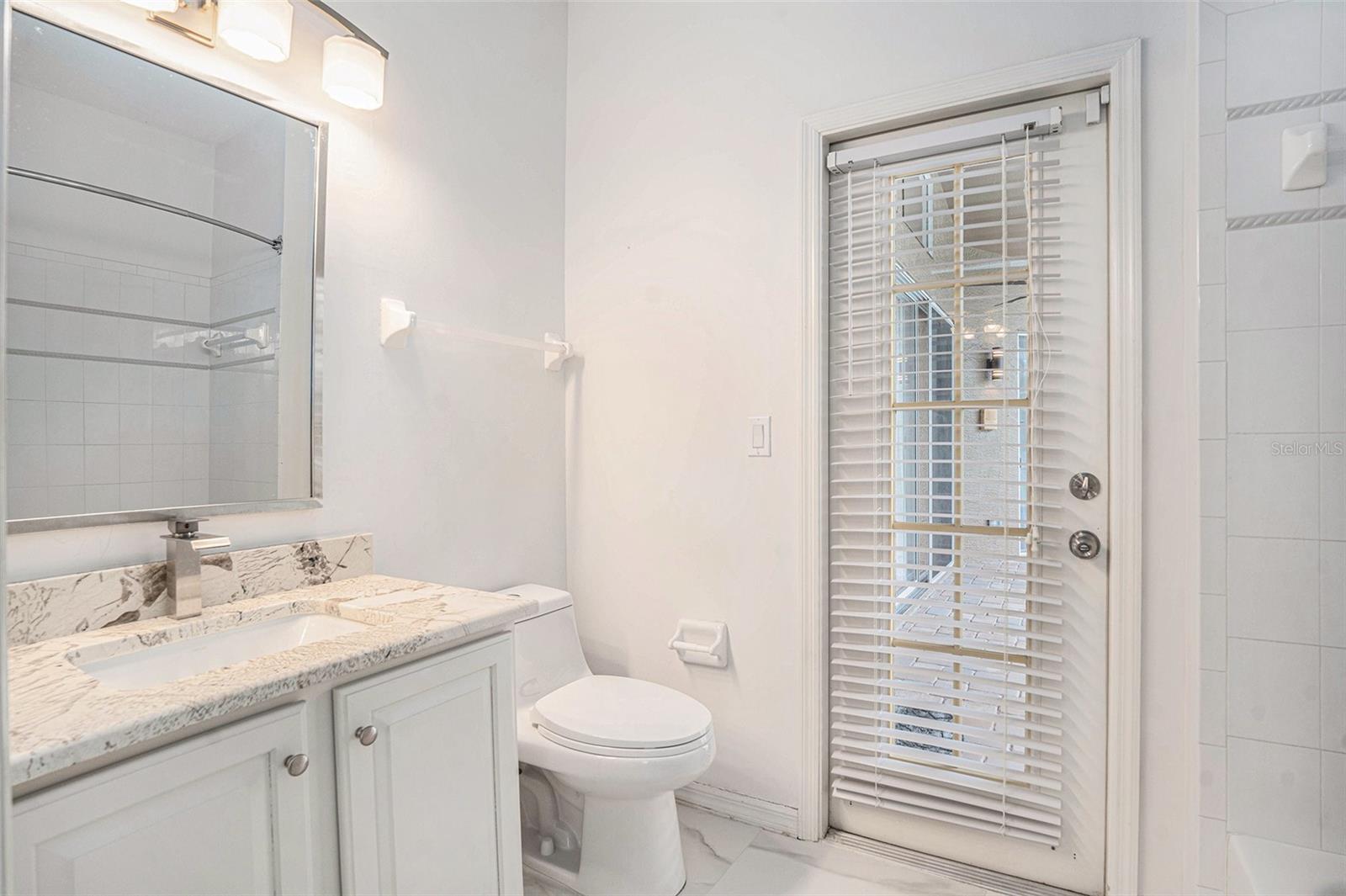 Image 17 of 26 For 15008 Arbor Hollow Drive