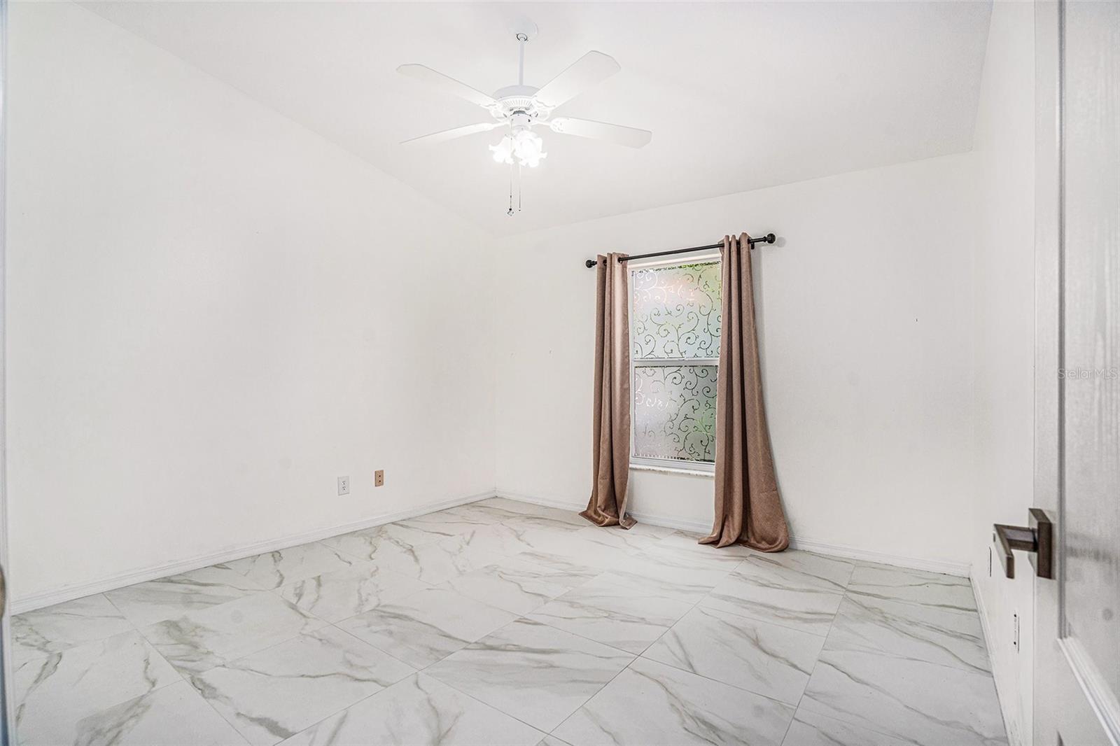 Image 18 of 26 For 15008 Arbor Hollow Drive