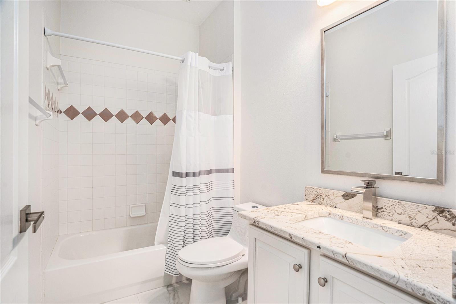 Image 20 of 26 For 15008 Arbor Hollow Drive