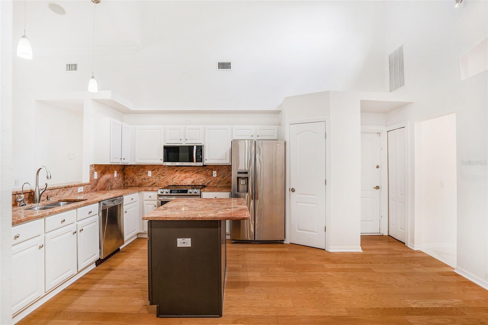 Image 8 of 26 For 15008 Arbor Hollow Drive