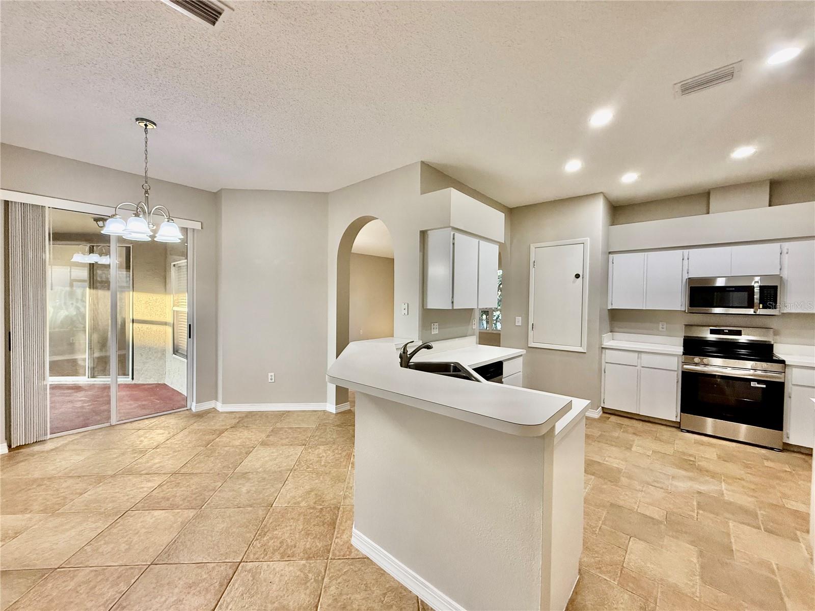 Image 13 of 33 For 807 Frankford Drive