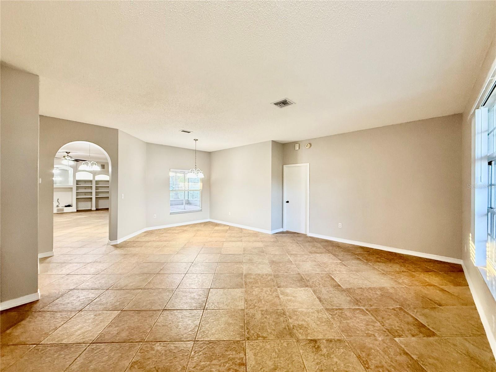 Image 4 of 33 For 807 Frankford Drive