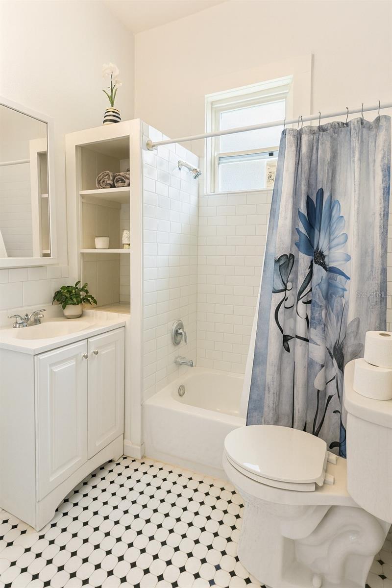 Image 10 of 13 For 1204 Emma Street
