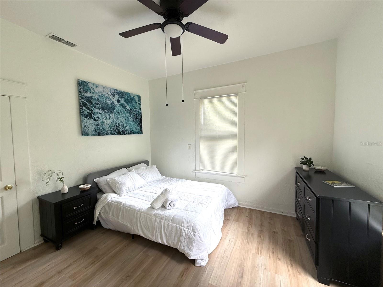 Image 3 of 13 For 1204 Emma Street