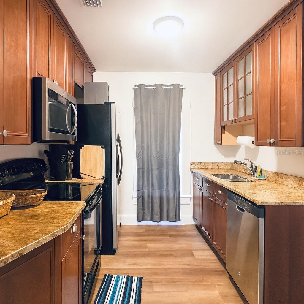 Image 7 of 8 For 7105 10th Street