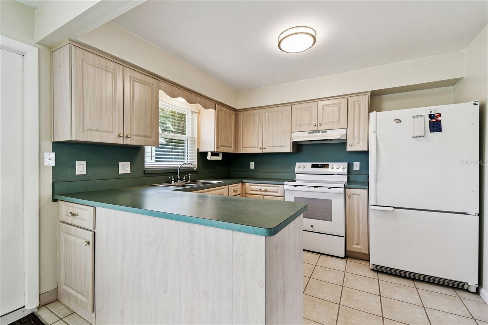 Image 3 of 84 For 8445 68th Way N
