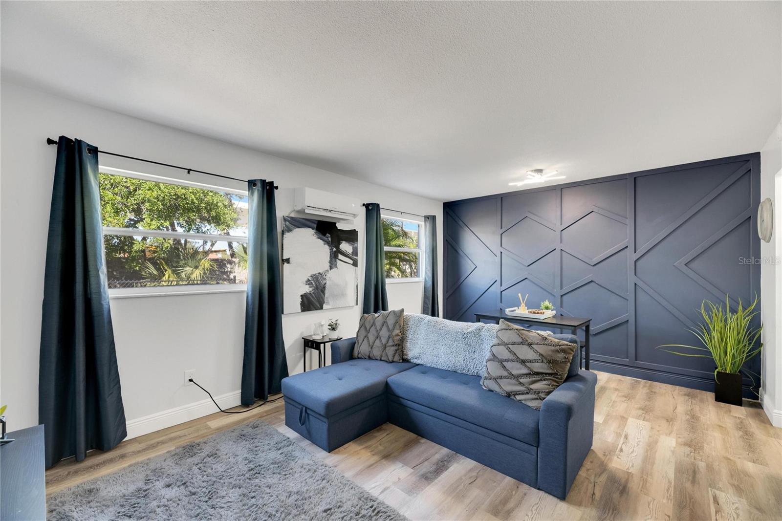 Image 11 of 72 For 4511 & 4513 Mcelroy Avenue