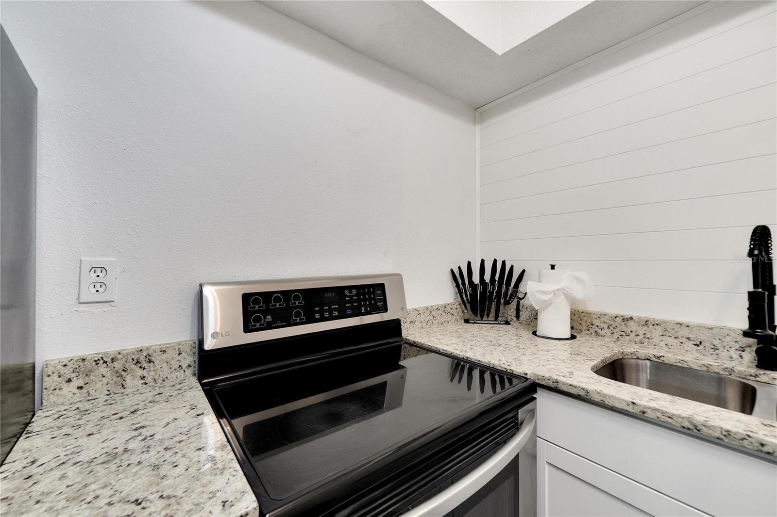 Image 15 of 72 For 4511 & 4513 Mcelroy Avenue