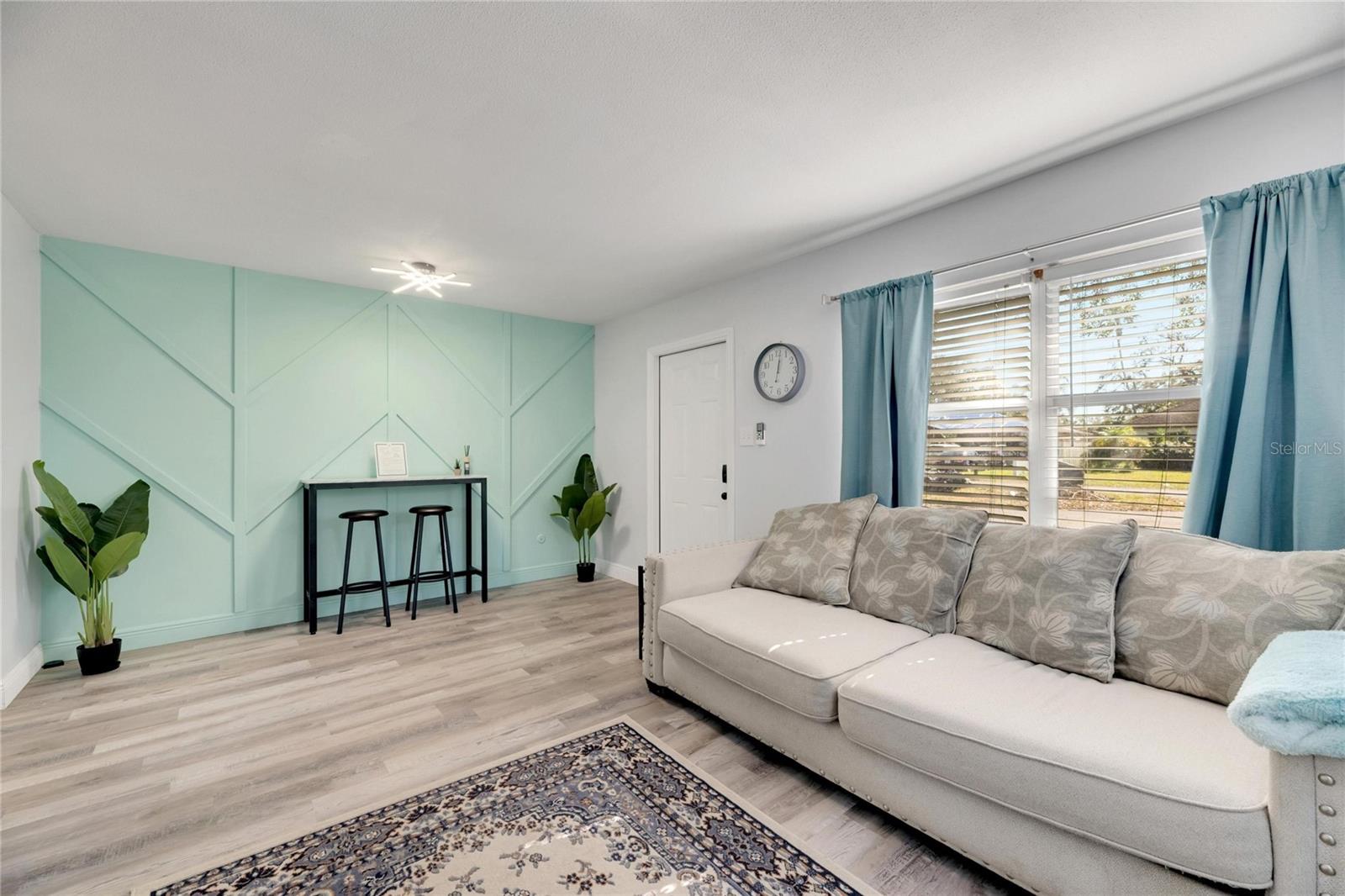 Image 4 of 72 For 4511 & 4513 Mcelroy Avenue