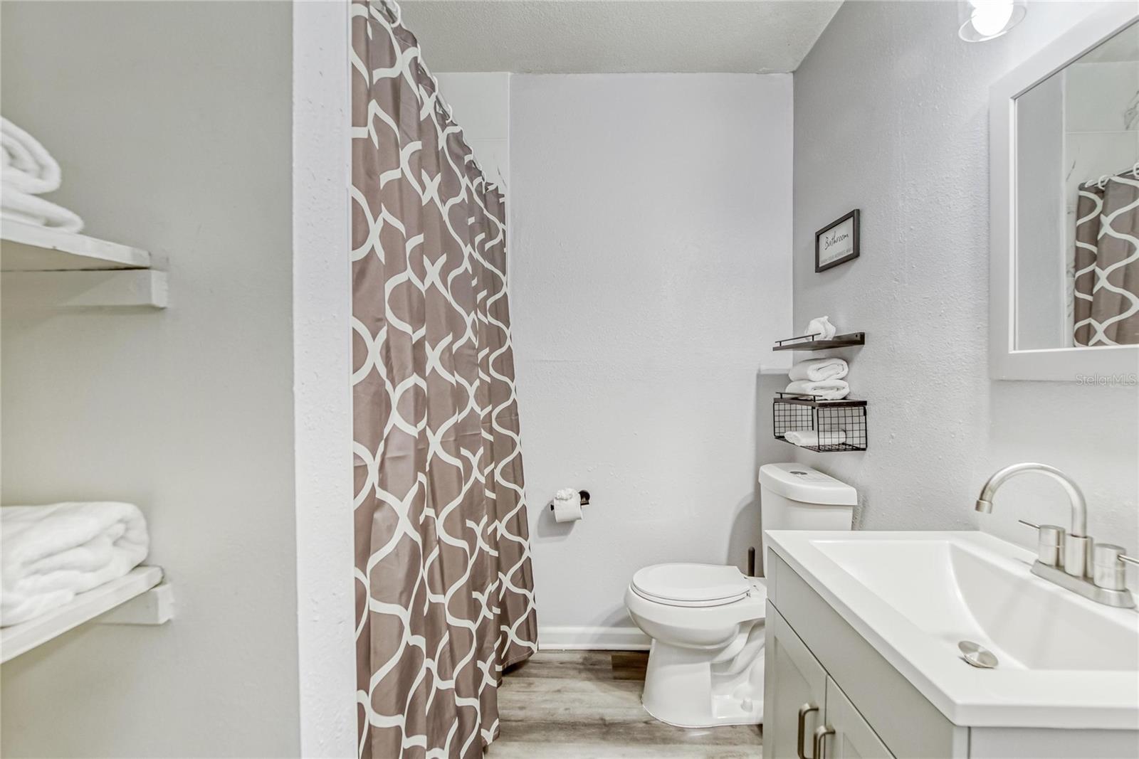 Image 45 of 72 For 4511 & 4513 Mcelroy Avenue