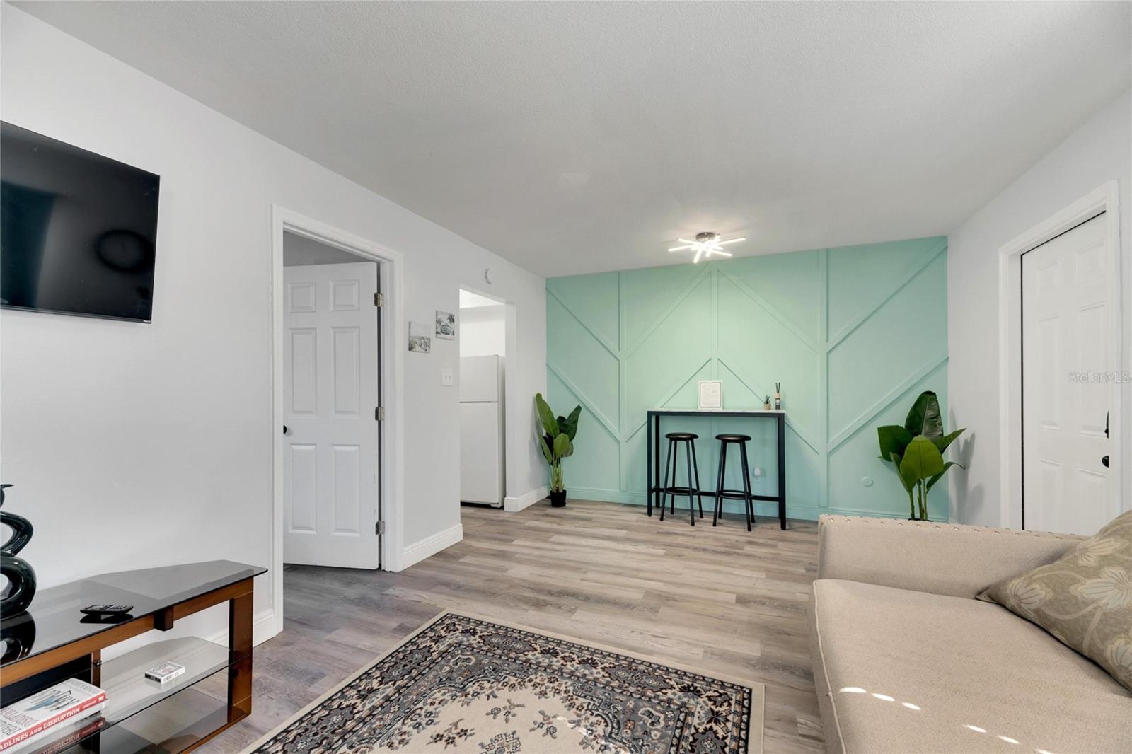 Image 5 of 72 For 4511 & 4513 Mcelroy Avenue