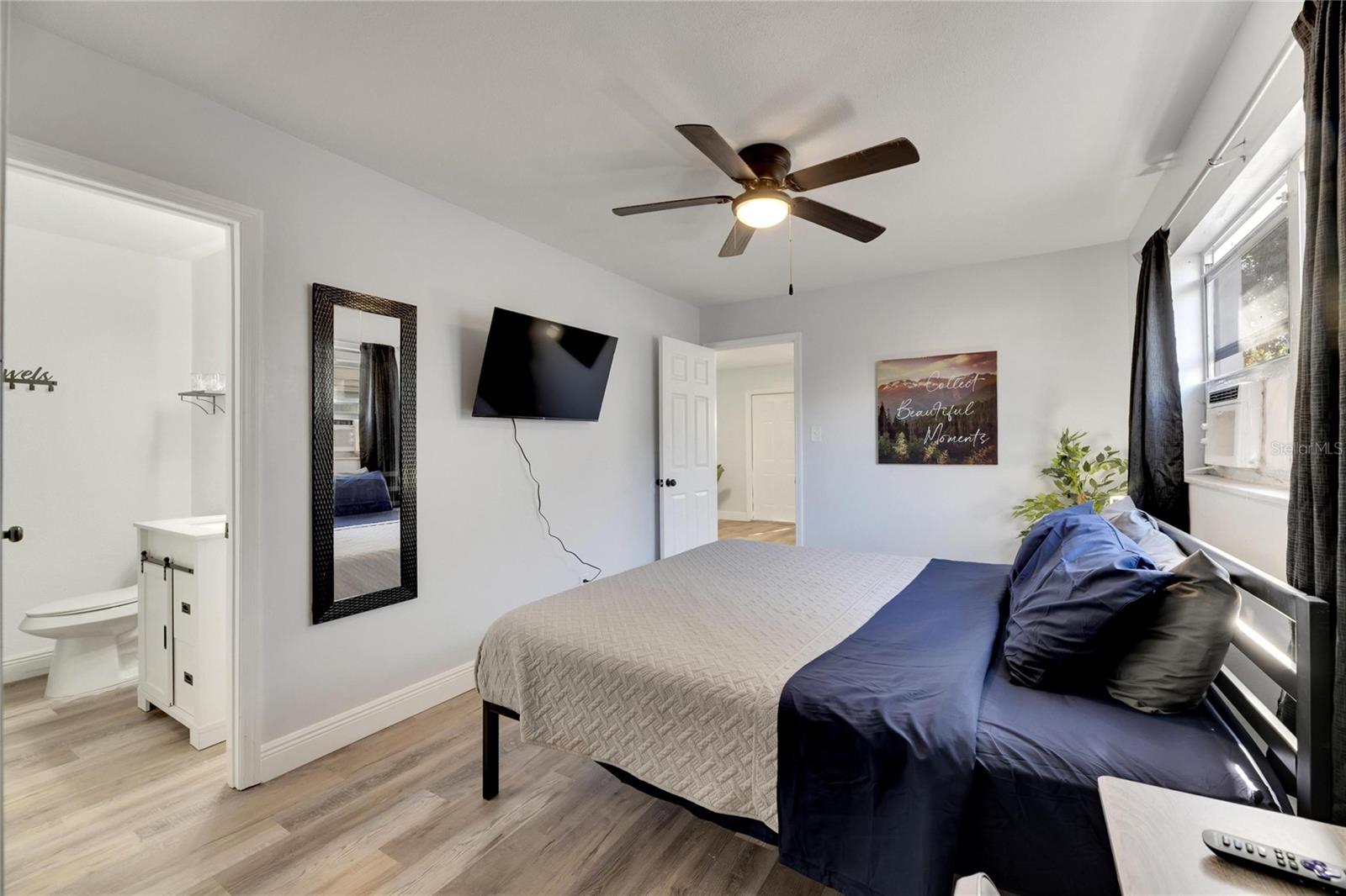 Image 8 of 72 For 4511 & 4513 Mcelroy Avenue