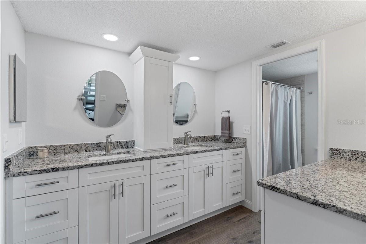 Image 21 of 50 For 8251 Brent Street 918