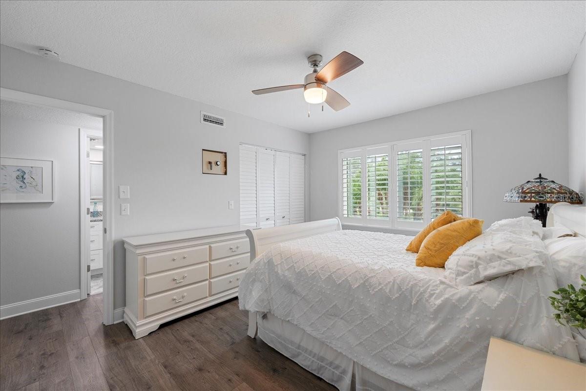 Image 22 of 50 For 8251 Brent Street 918