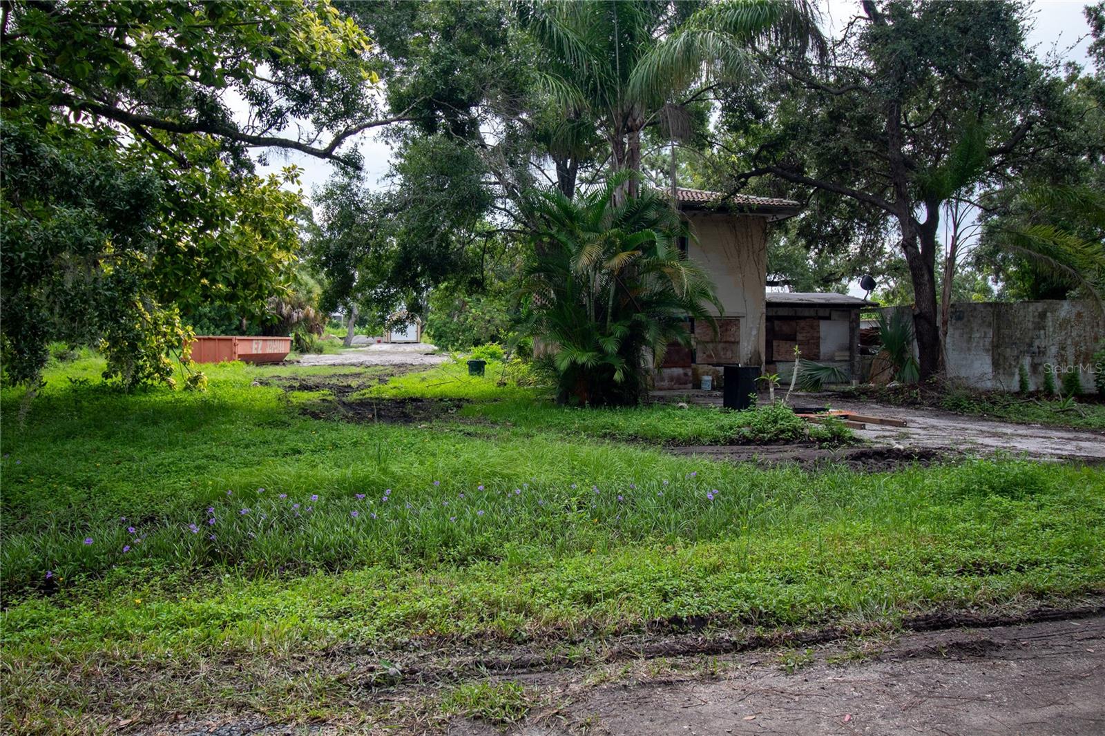 Image 16 of 17 For 8405 Louisiana Street