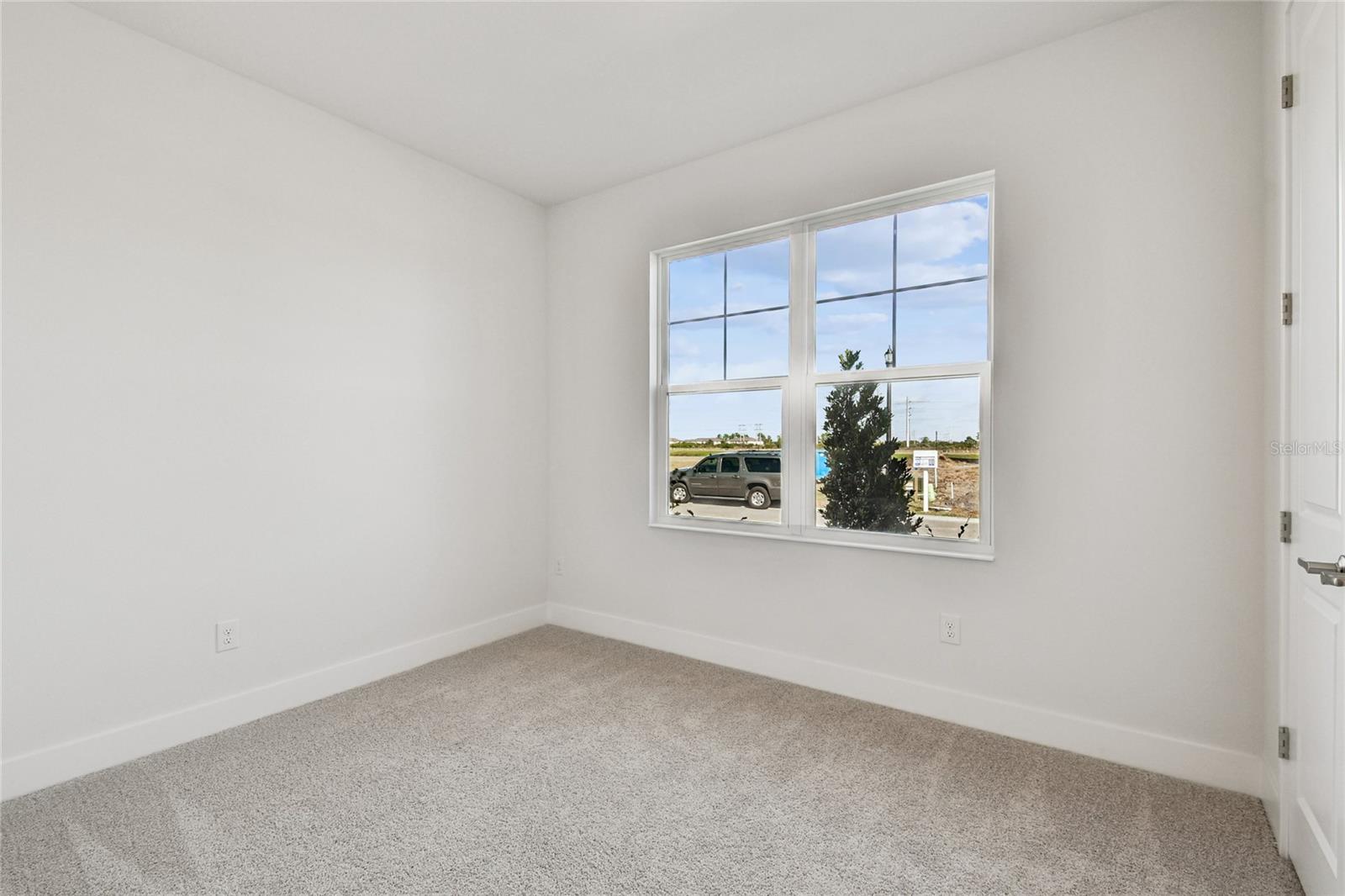 Image 30 of 46 For 703 Allora Avenue