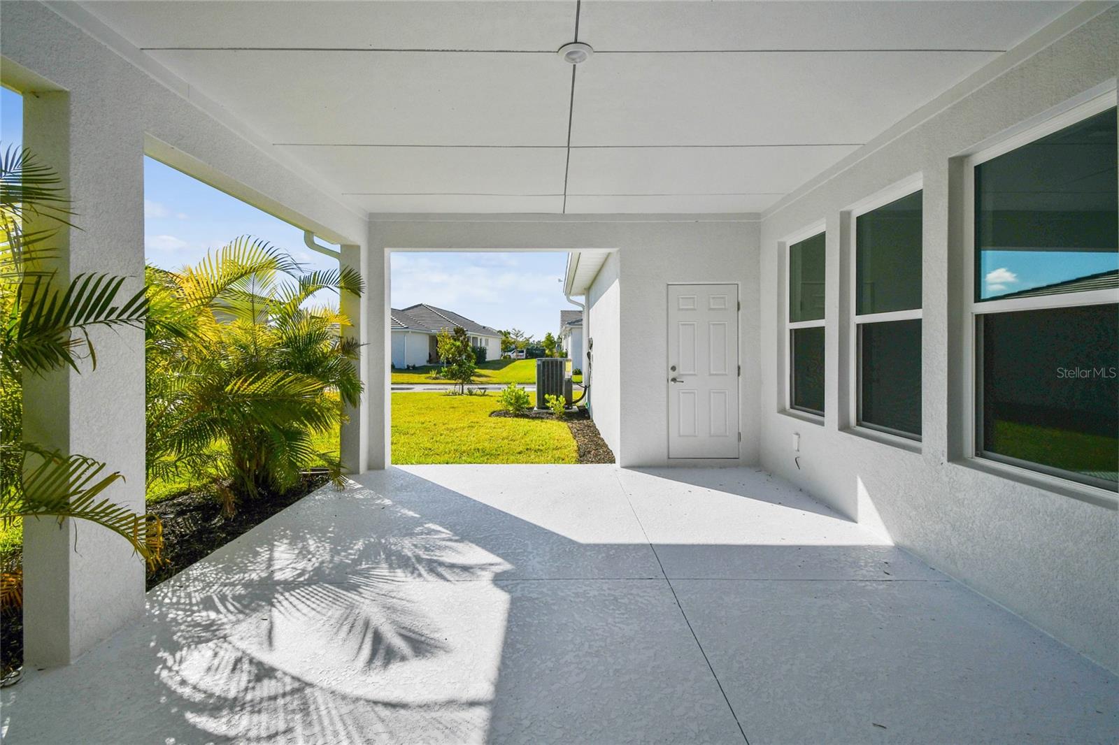 Image 37 of 46 For 703 Allora Avenue