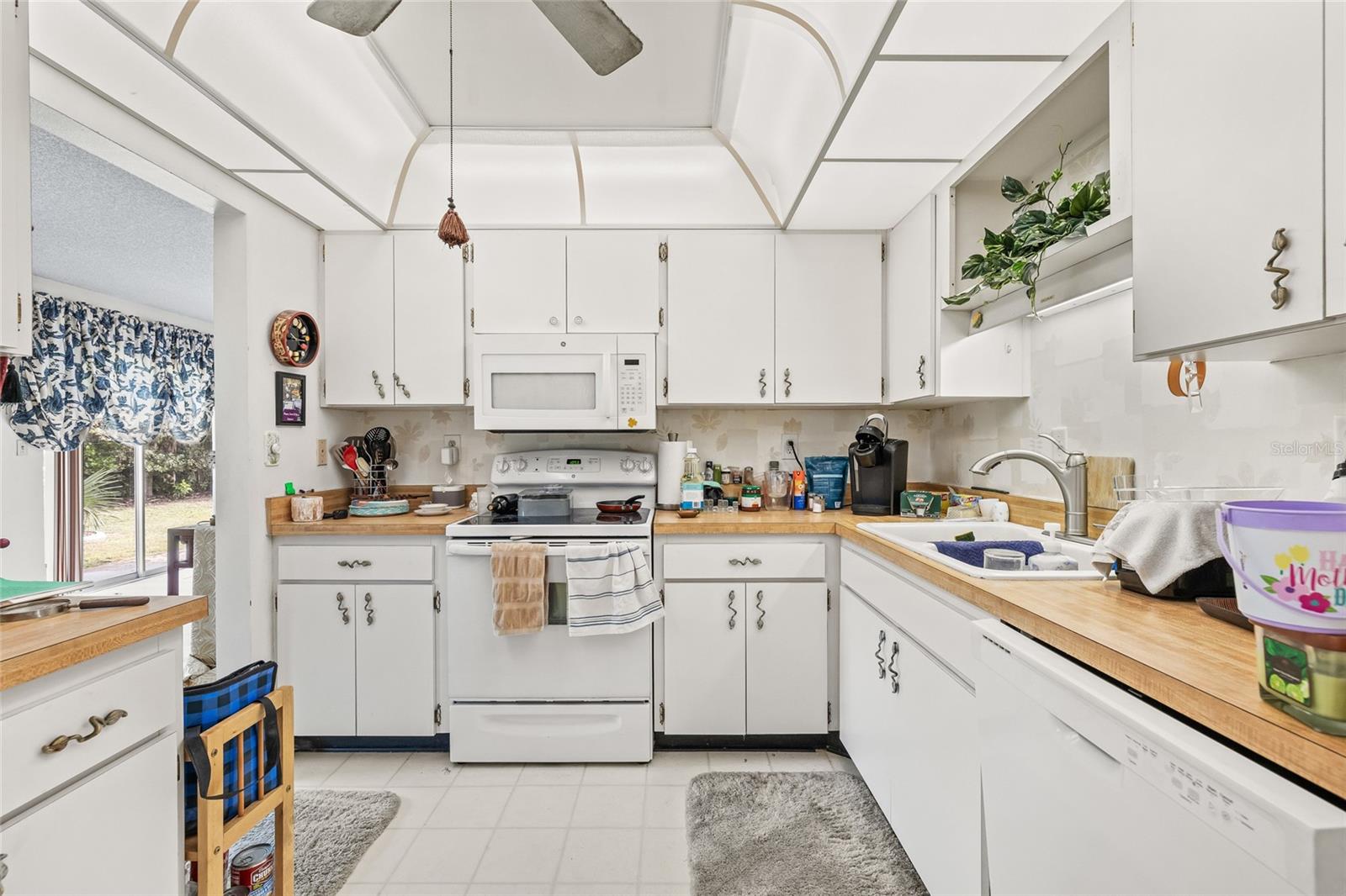 Image 24 of 36 For 213 Genet Court