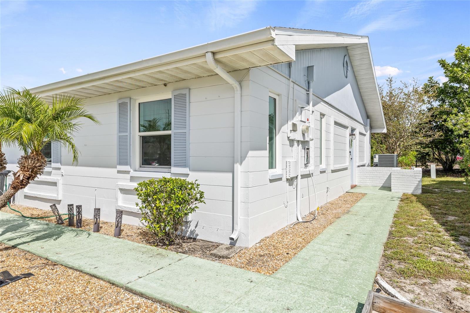 Image 5 of 36 For 213 Genet Court