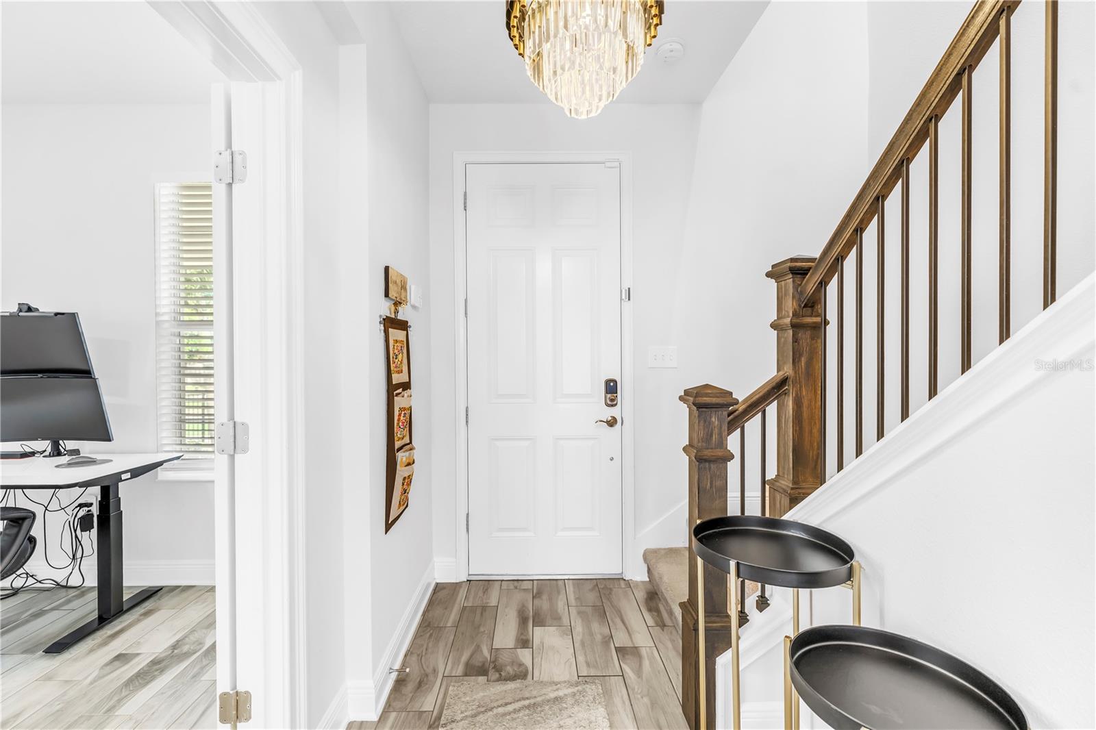Listing photo id 19 for 4908 Dartmouth Avenue N