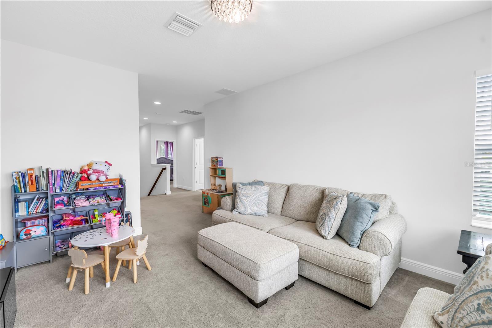Listing photo id 22 for 4908 Dartmouth Avenue N