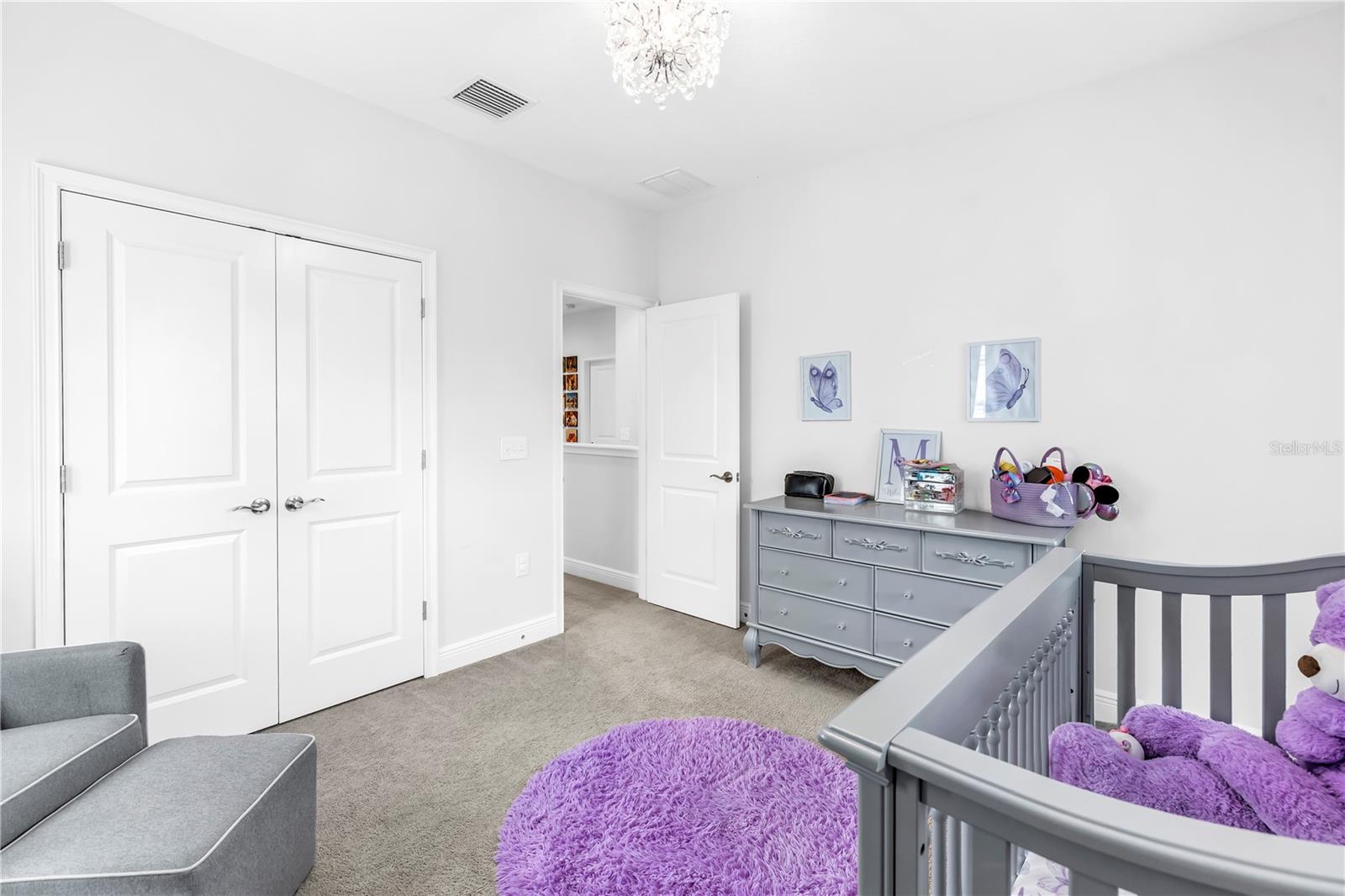 Listing photo id 33 for 4908 Dartmouth Avenue N