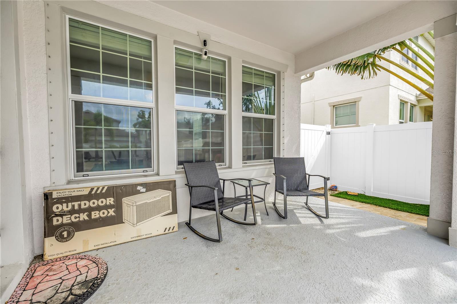 Listing photo id 57 for 4908 Dartmouth Avenue N