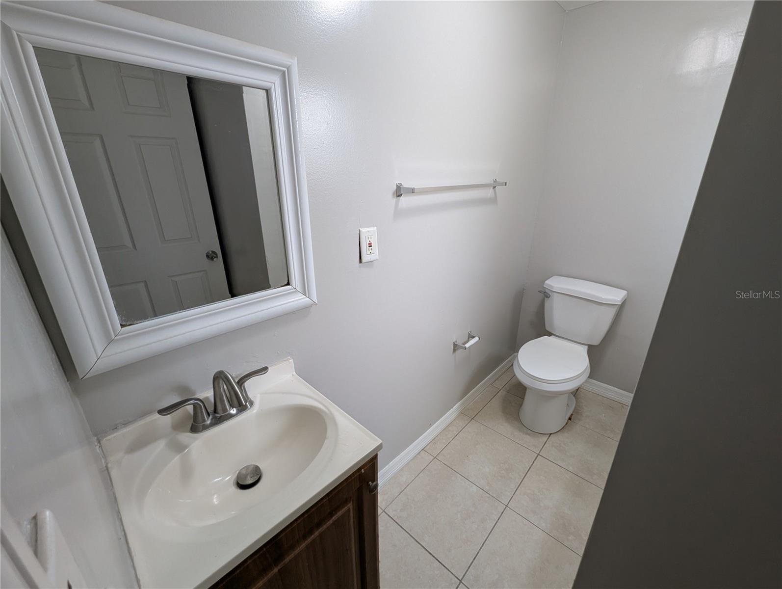 Image 21 of 26 For 8013 Beechwood Place