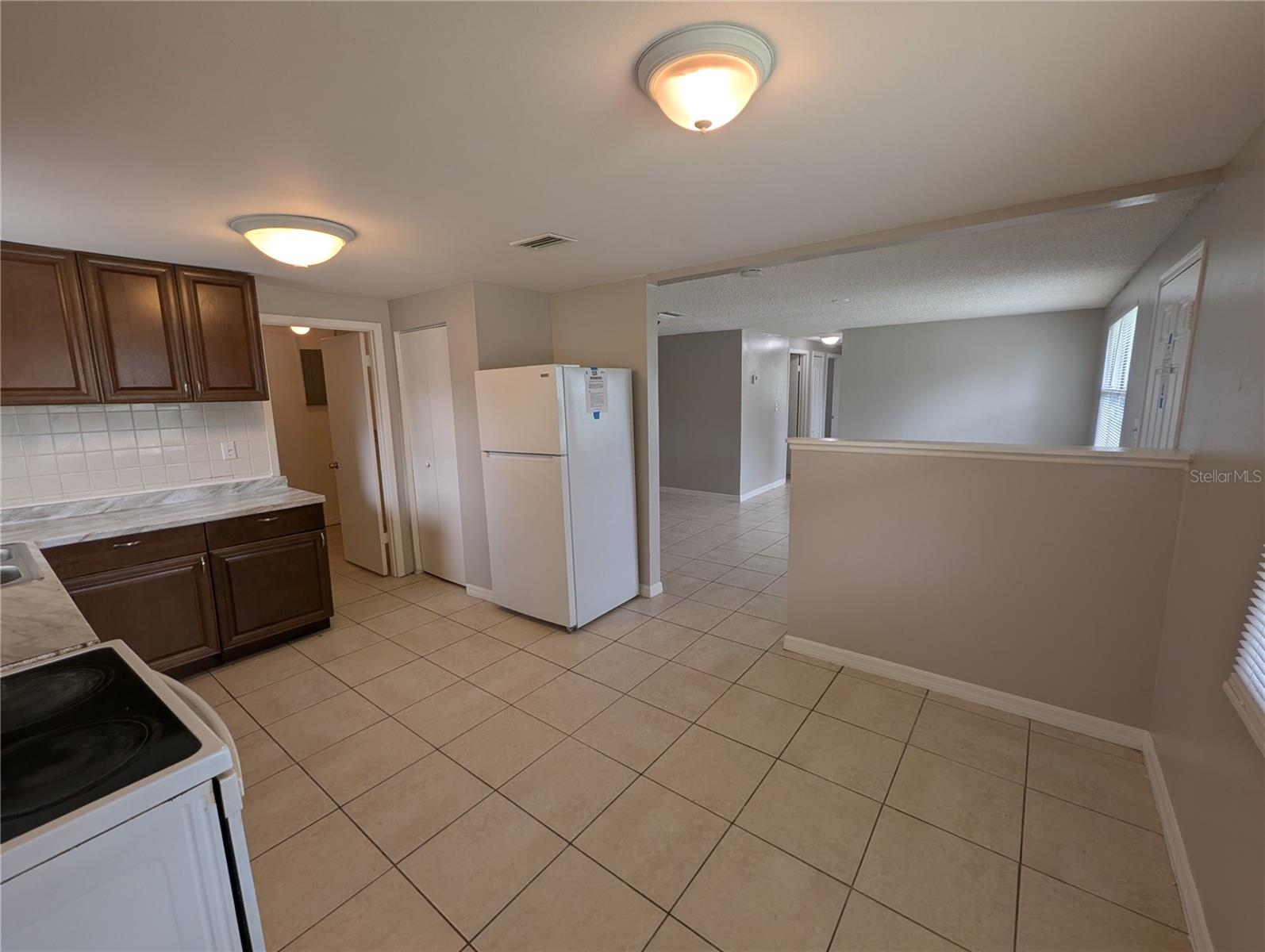 Image 7 of 26 For 8013 Beechwood Place