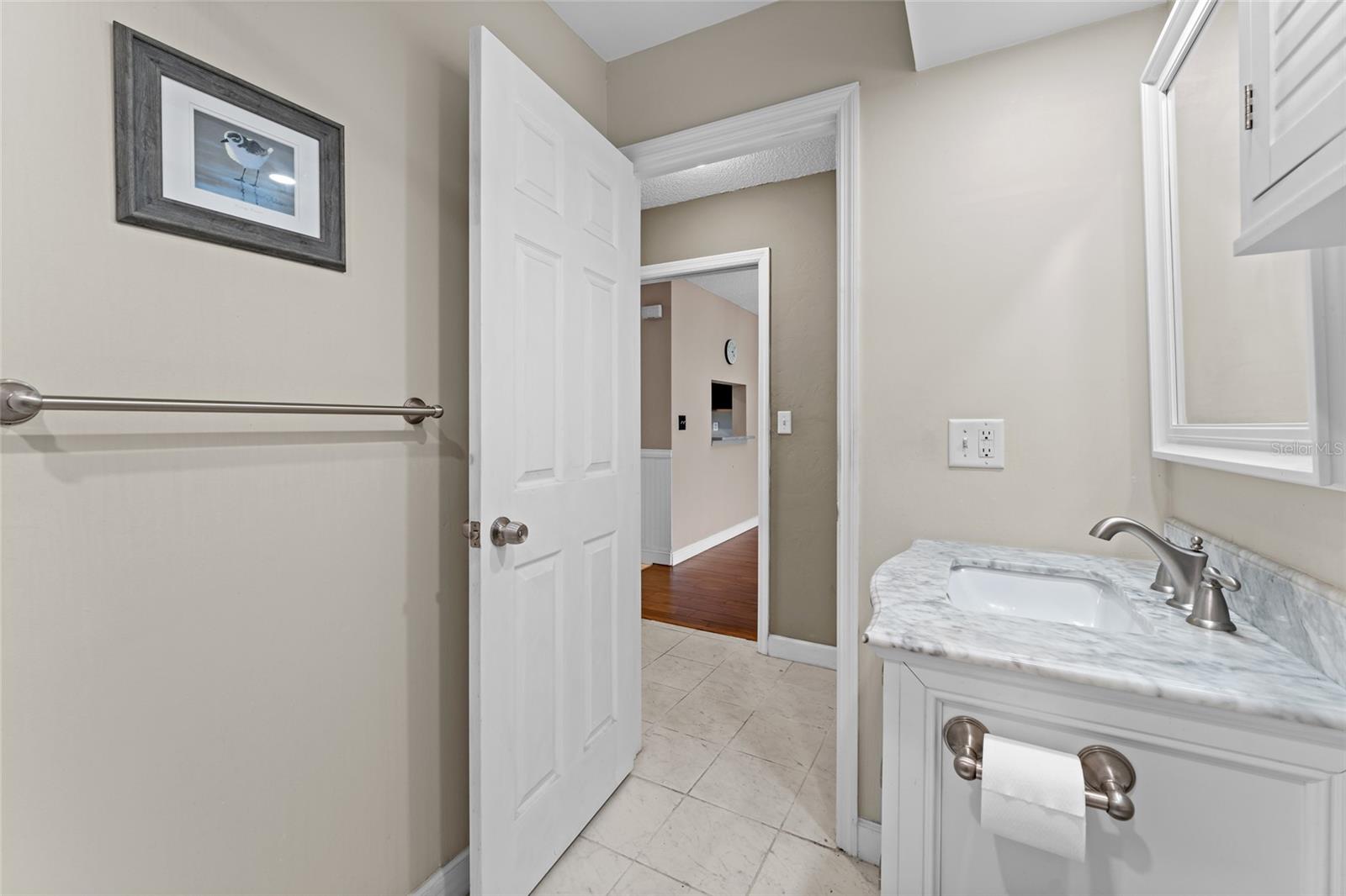 Image 20 of 84 For 460 S Paula Dr  305