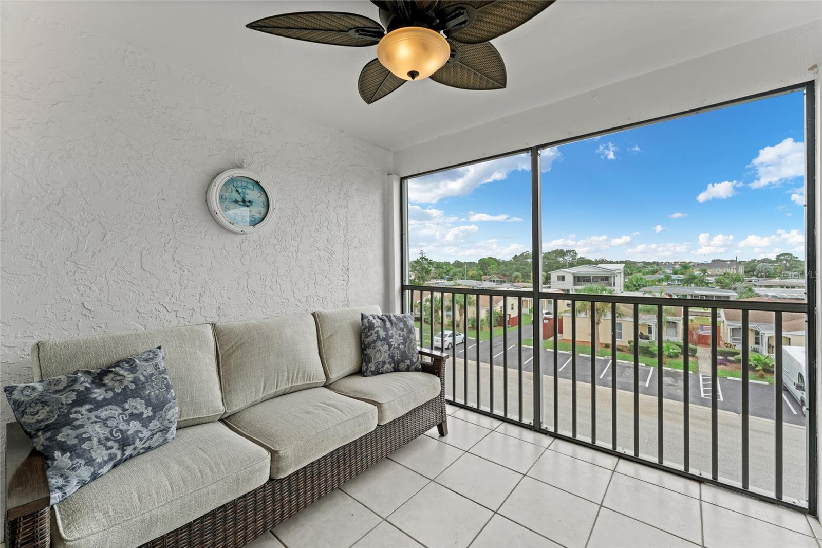 Image 24 of 84 For 460 S Paula Dr  305