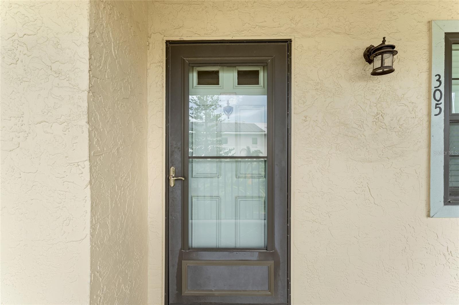 Image 3 of 84 For 460 S Paula Dr  305